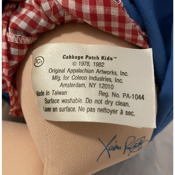 Vintage Cabbage Patch Girl Doll (signed Blue Xavier Roberts 85) 1978-1982 - Picture 8 of 10